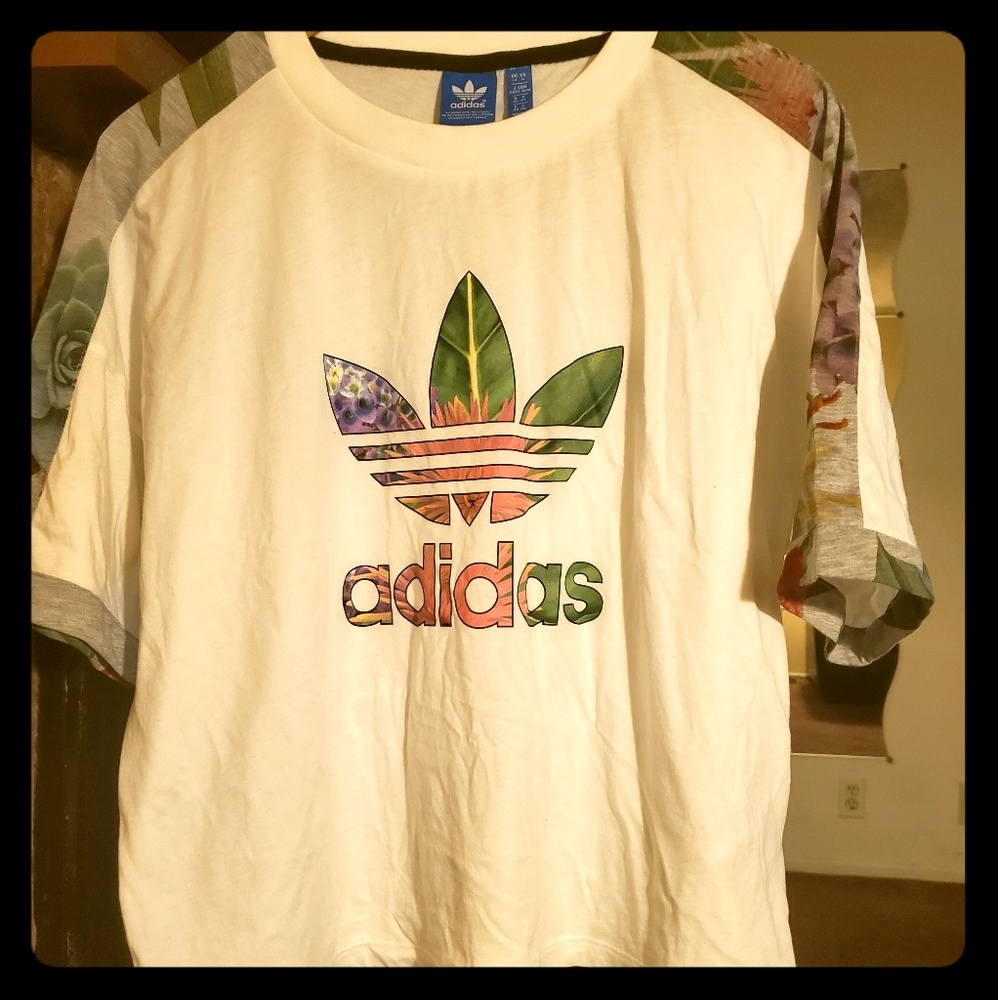 Adidas t-shirt